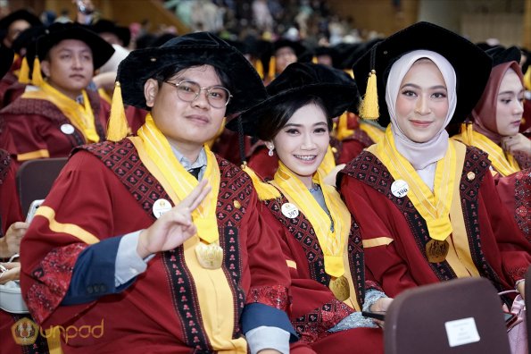 WISUDA UNPAD GOL. 1 TA 2023-2024 LIPUTAN SESI 2 (72)