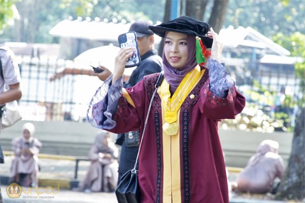 WISUDA UNPAD GOL. 1 TA 2023-2024 LIPUTAN SESI 2 (8)