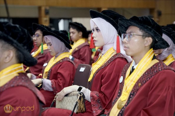 WISUDA UNPAD GOL. 1 TA 2023-2024 LIPUTAN SESI 2 (80)