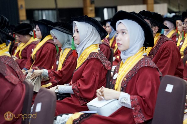 WISUDA UNPAD GOL. 1 TA 2023-2024 LIPUTAN SESI 2 (82)