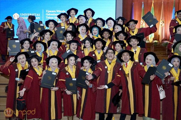 WISUDA UNPAD GOL. 1 TA 2023-2024 LIPUTAN SESI 2 (92)