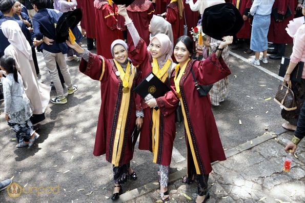 WISUDA UNPAD GOL. 1 TA 2023-2024 LIPUTAN SESI 2 (97)