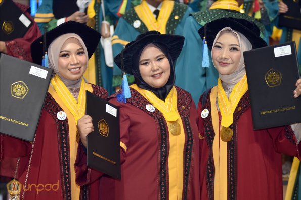 WISUDA UNPAD GOL. 1 TA 2023-2024 LIPUTAN SESI 3 (112)