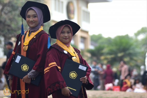 WISUDA UNPAD GOL. 1 TA 2023-2024 LIPUTAN SESI 3 (114)