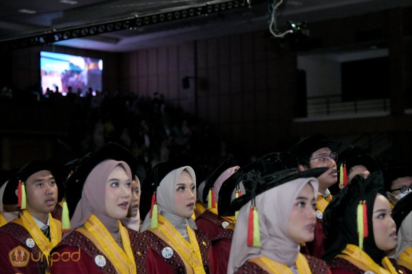 WISUDA UNPAD GOL. 1 TA 2023-2024 LIPUTAN SESI 3 (139)