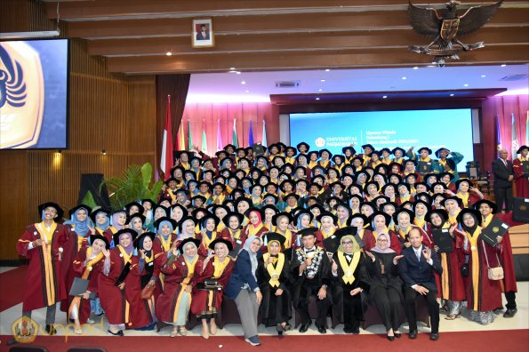 WISUDA UNPAD GOL. 1 TA 2023-2024 LIPUTAN SESI 3 (144)