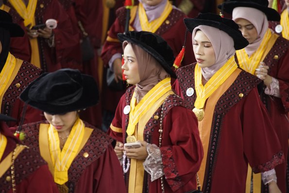 WISUDA UNPAD GOL. 1 TA 2023-2024 LIPUTAN SESI 3 (23)