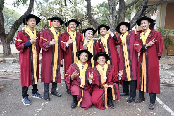 WISUDA UNPAD GOL. 1 TA 2023-2024 LIPUTAN SESI 3 (39)