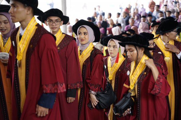 WISUDA UNPAD GOL. 1 TA 2023-2024 LIPUTAN SESI 3 (50)