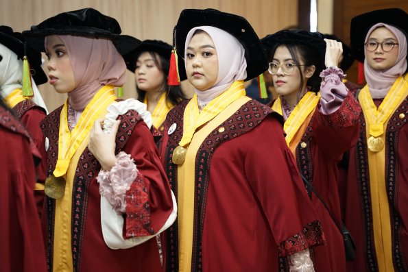 WISUDA UNPAD GOL. 1 TA 2023-2024 LIPUTAN SESI 3 (52)