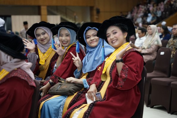 WISUDA UNPAD GOL. 1 TA 2023-2024 LIPUTAN SESI 3 (58)