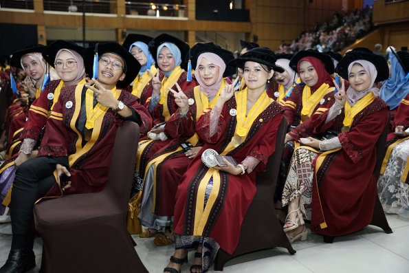 WISUDA UNPAD GOL. 1 TA 2023-2024 LIPUTAN SESI 3 (59)