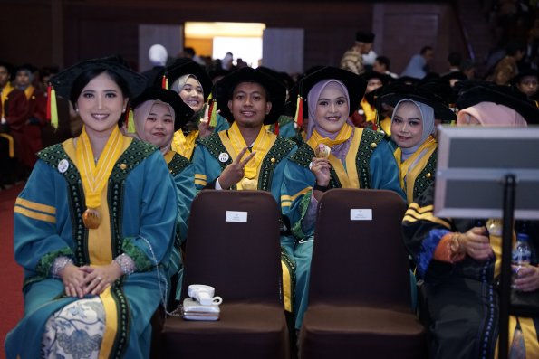 WISUDA UNPAD GOL. 1 TA 2023-2024 LIPUTAN SESI 3 (68)