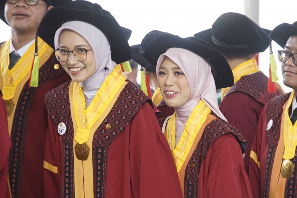 WISUDA UNPAD GOL. 1 TA 2023-2024 LIPUTAN SESI 3 (7)