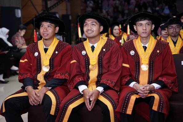 WISUDA UNPAD GOL. 1 TA 2023-2024 LIPUTAN SESI 3 (74)