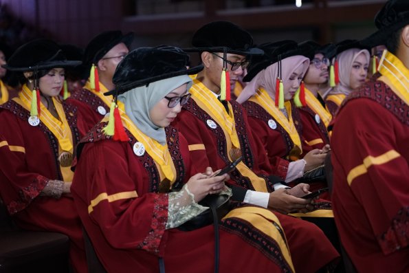 WISUDA UNPAD GOL. 1 TA 2023-2024 LIPUTAN SESI 3 (75)