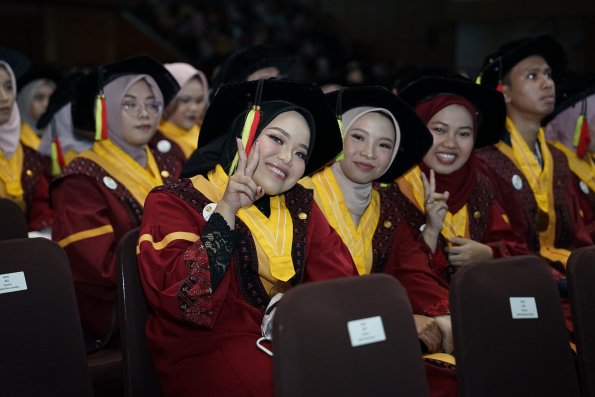 WISUDA UNPAD GOL. 1 TA 2023-2024 LIPUTAN SESI 3 (76)