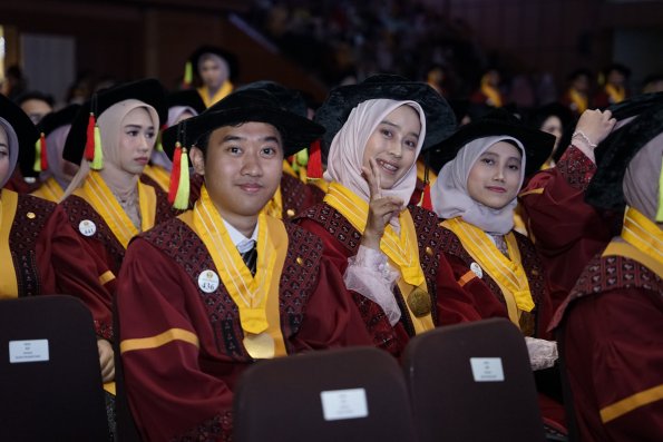 WISUDA UNPAD GOL. 1 TA 2023-2024 LIPUTAN SESI 3 (77)