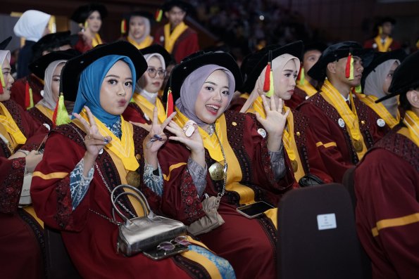 WISUDA UNPAD GOL. 1 TA 2023-2024 LIPUTAN SESI 3 (78)