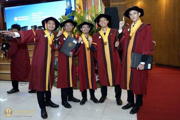 WISUDA UNPAD GOL. 1 TA 2023-2024 LIPUTAN SESI 3 (90)