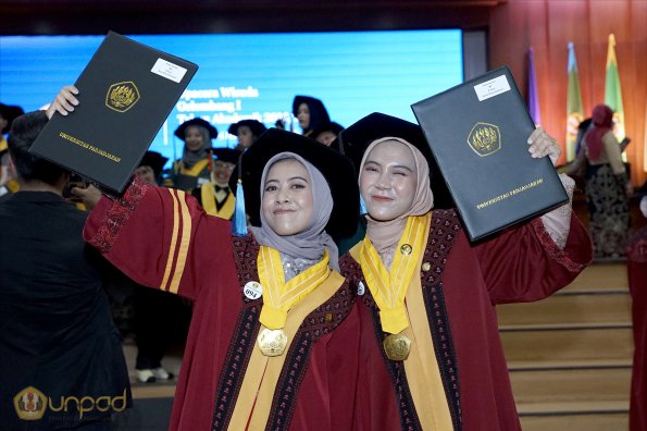 WISUDA UNPAD GOL. 1 TA 2023-2024 LIPUTAN SESI 3 (94)