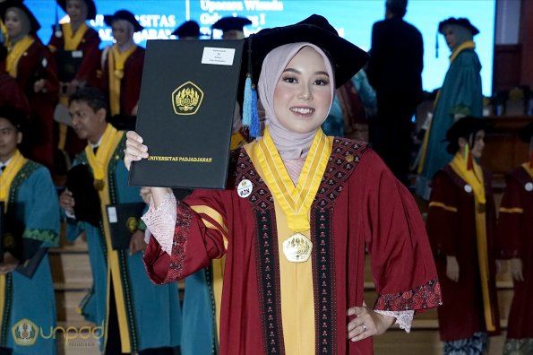 WISUDA UNPAD GOL. 1 TA 2023-2024 LIPUTAN SESI 3 (95)