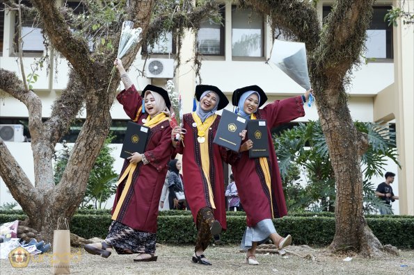 WISUDA UNPAD GOL. 1 TA 2023-2024 LIPUTAN SESI 3 (98)