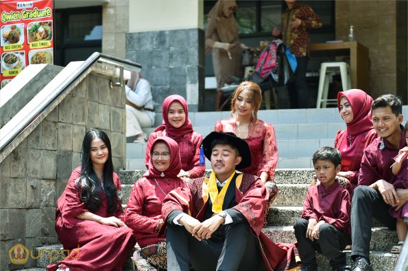 LIPUTAN WISUDA UNPAD GOL 1 TA 2023-2024 SESI IV (105)