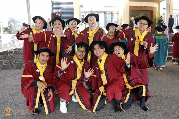 LIPUTAN WISUDA UNPAD GOL 1 TA 2023-2024 SESI IV (31)