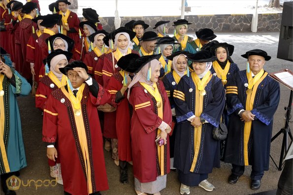LIPUTAN WISUDA UNPAD GOL 1 TA 2023-2024 SESI IV (32)
