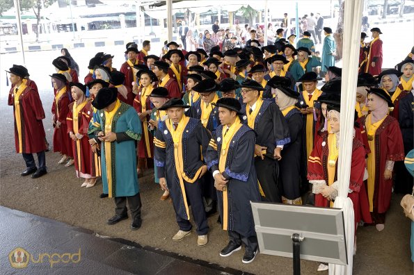 LIPUTAN WISUDA UNPAD GOL 1 TA 2023-2024 SESI IV (33)