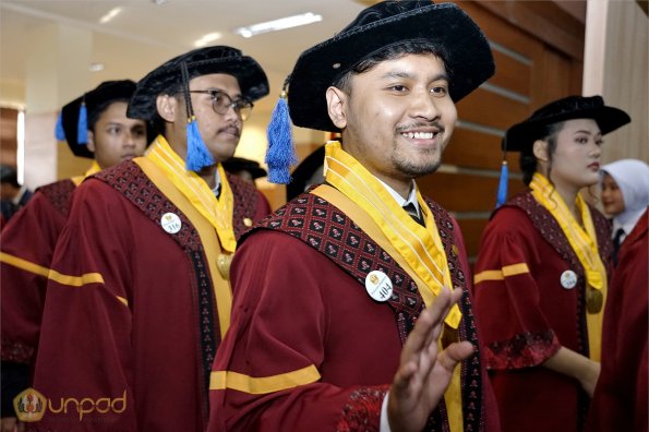 LIPUTAN WISUDA UNPAD GOL 1 TA 2023-2024 SESI IV (39)