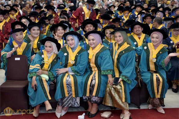 LIPUTAN WISUDA UNPAD GOL 1 TA 2023-2024 SESI IV (41)