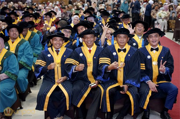 LIPUTAN WISUDA UNPAD GOL 1 TA 2023-2024 SESI IV (43)