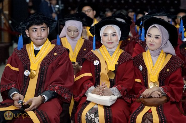 LIPUTAN WISUDA UNPAD GOL 1 TA 2023-2024 SESI IV (50)