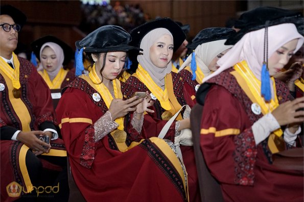 LIPUTAN WISUDA UNPAD GOL 1 TA 2023-2024 SESI IV (53)