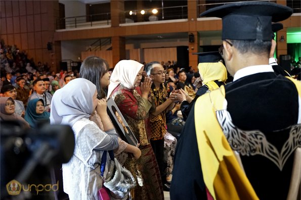 LIPUTAN WISUDA UNPAD GOL 1 TA 2023-2024 SESI IV (58)