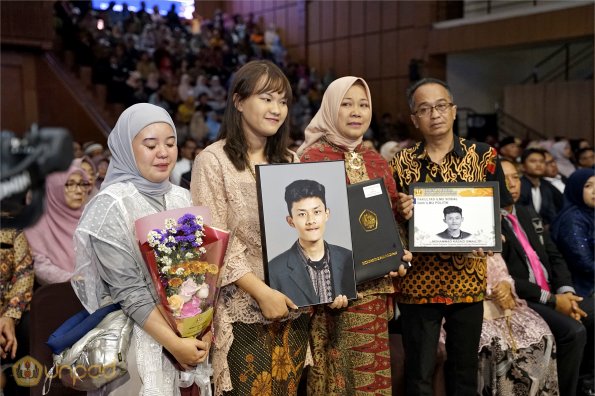 LIPUTAN WISUDA UNPAD GOL 1 TA 2023-2024 SESI IV (59)