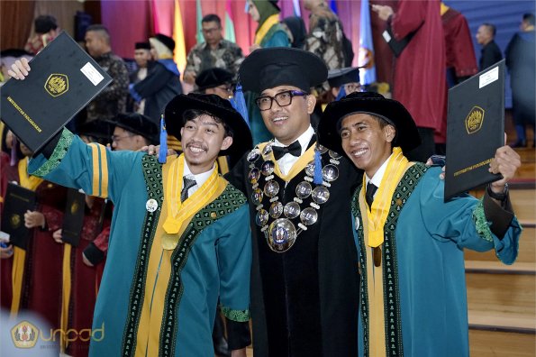 LIPUTAN WISUDA UNPAD GOL 1 TA 2023-2024 SESI IV (74)