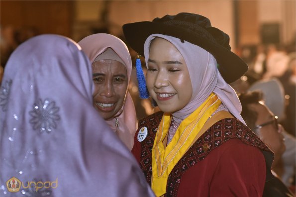 LIPUTAN WISUDA UNPAD GOL 1 TA 2023-2024 SESI IV (86)