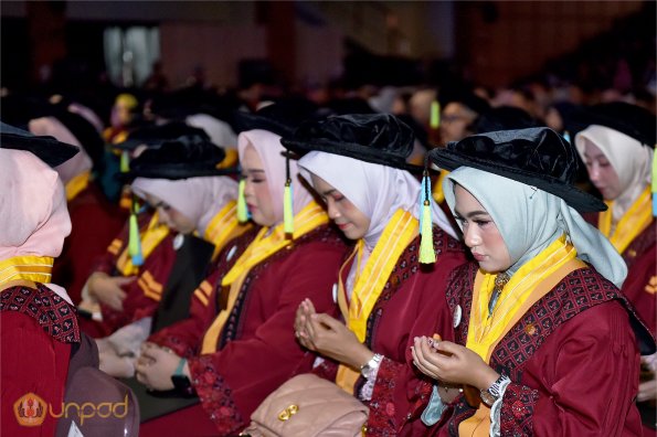 LIPUTAN WISUDA UNPAD GOL 1 TA 2023-2024 SESI IV (95)