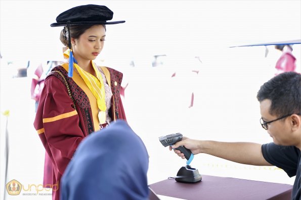 LIPUTAN WISUDA UNPAD GOL 1 TA 2023-2024 SESI V (10)