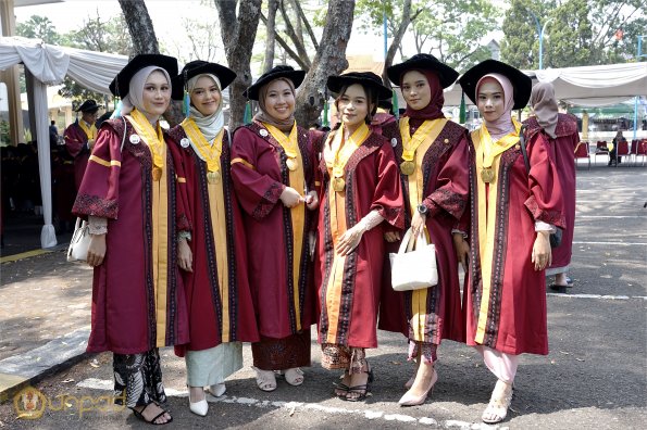 LIPUTAN WISUDA UNPAD GOL 1 TA 2023-2024 SESI V (11)