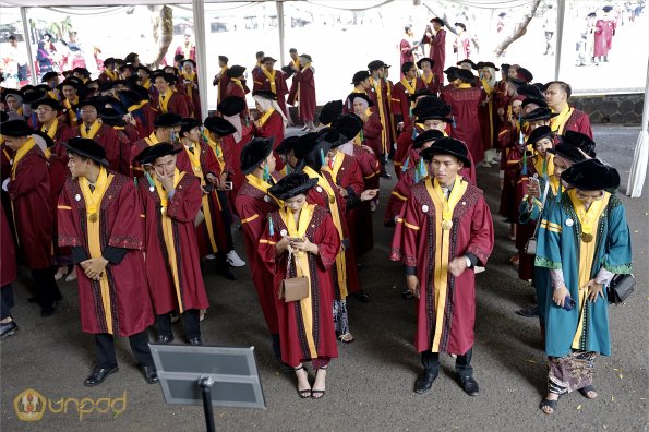 LIPUTAN WISUDA UNPAD GOL 1 TA 2023-2024 SESI V (14)