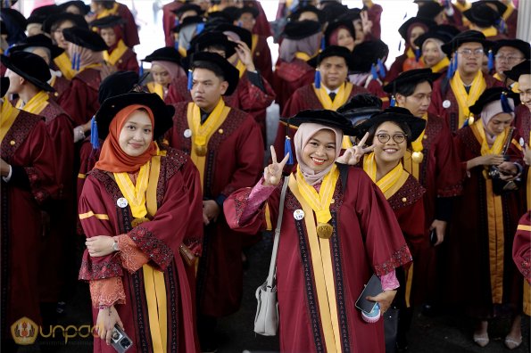 LIPUTAN WISUDA UNPAD GOL 1 TA 2023-2024 SESI V (15)