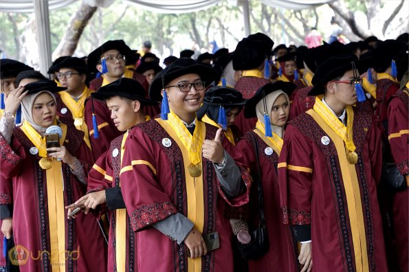 LIPUTAN WISUDA UNPAD GOL 1 TA 2023-2024 SESI V (17)