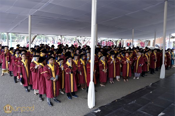 LIPUTAN WISUDA UNPAD GOL 1 TA 2023-2024 SESI V (18)
