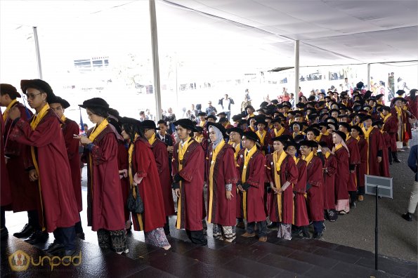 LIPUTAN WISUDA UNPAD GOL 1 TA 2023-2024 SESI V (22)