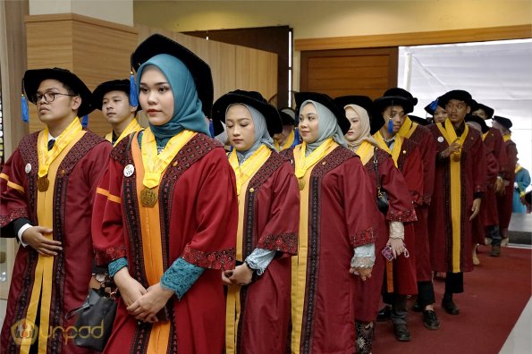 LIPUTAN WISUDA UNPAD GOL 1 TA 2023-2024 SESI V (25)