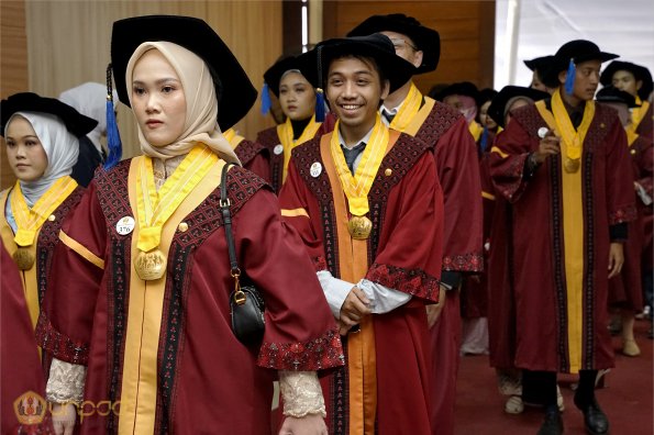 LIPUTAN WISUDA UNPAD GOL 1 TA 2023-2024 SESI V (26)